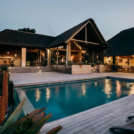 Bukela Game Lodge - Amakhala Wildreservaat Buitenkant foto