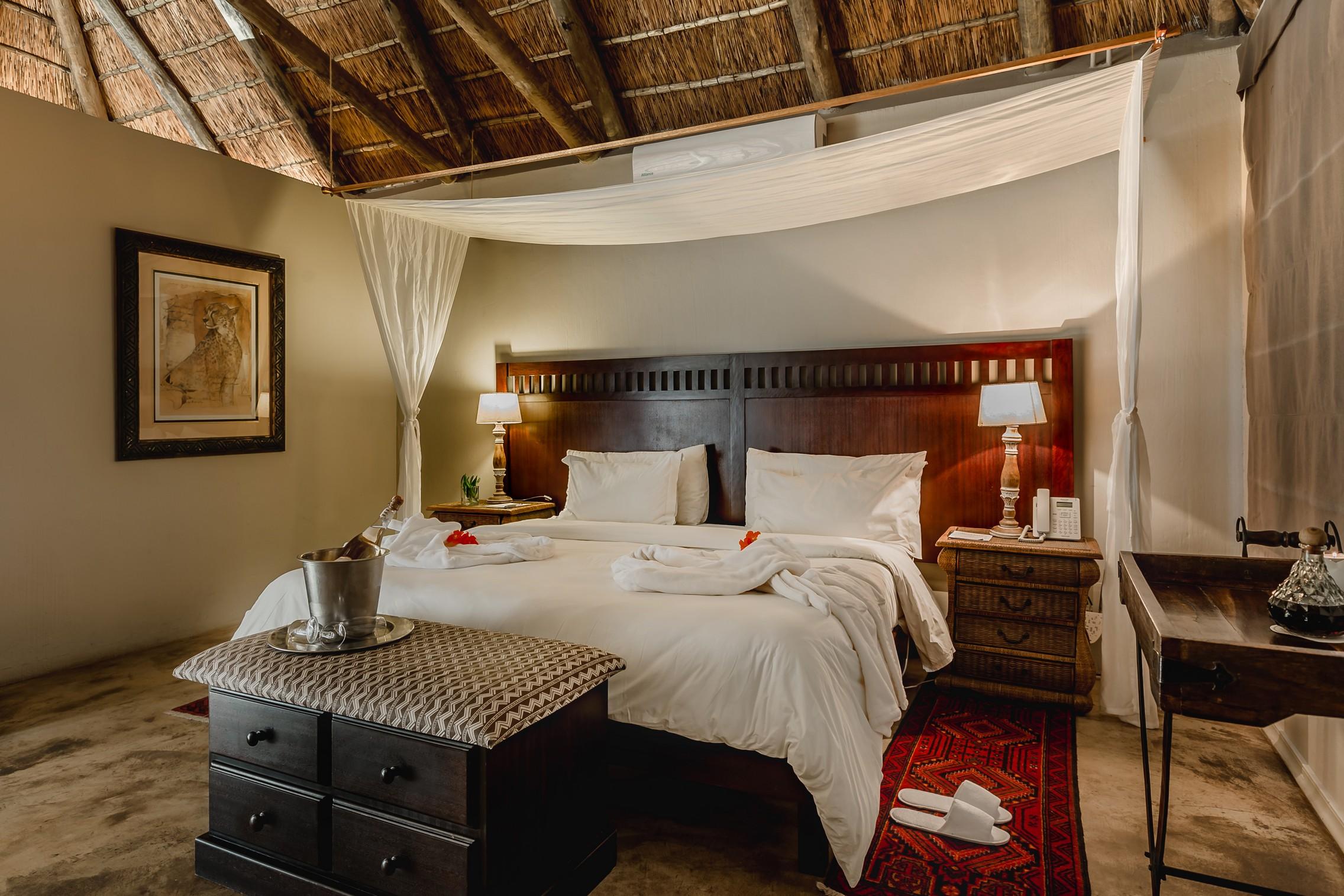 Bukela Game Lodge - Amakhala Wildreservaat Buitenkant foto